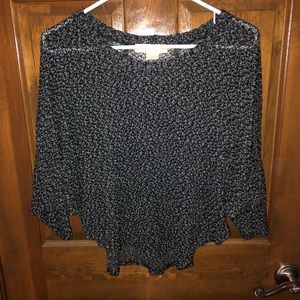 UO black and grey cropped pullover light weight